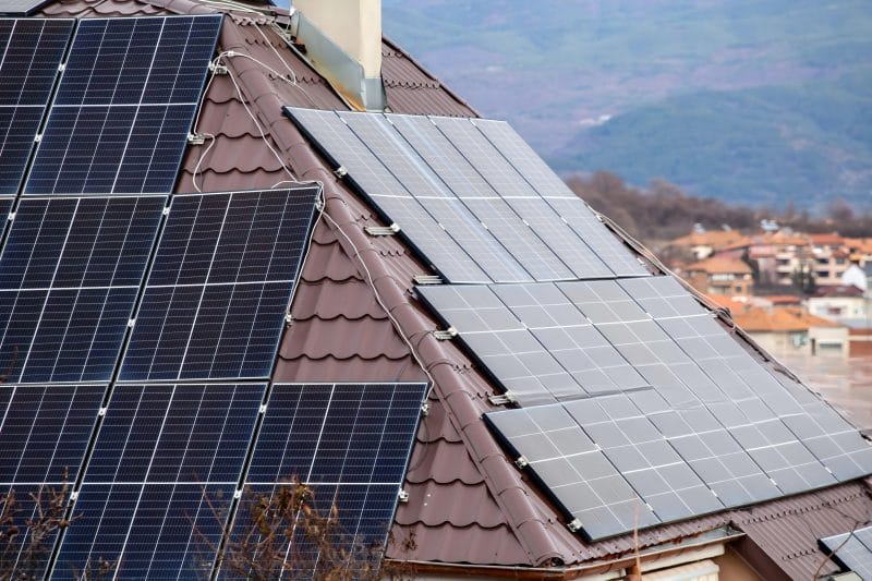Estación de energía solar con batería residential pv1.jpg