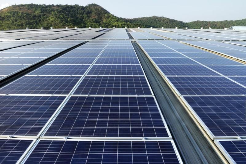 Estación de energía solar con batería utility scale ground pv.jpg